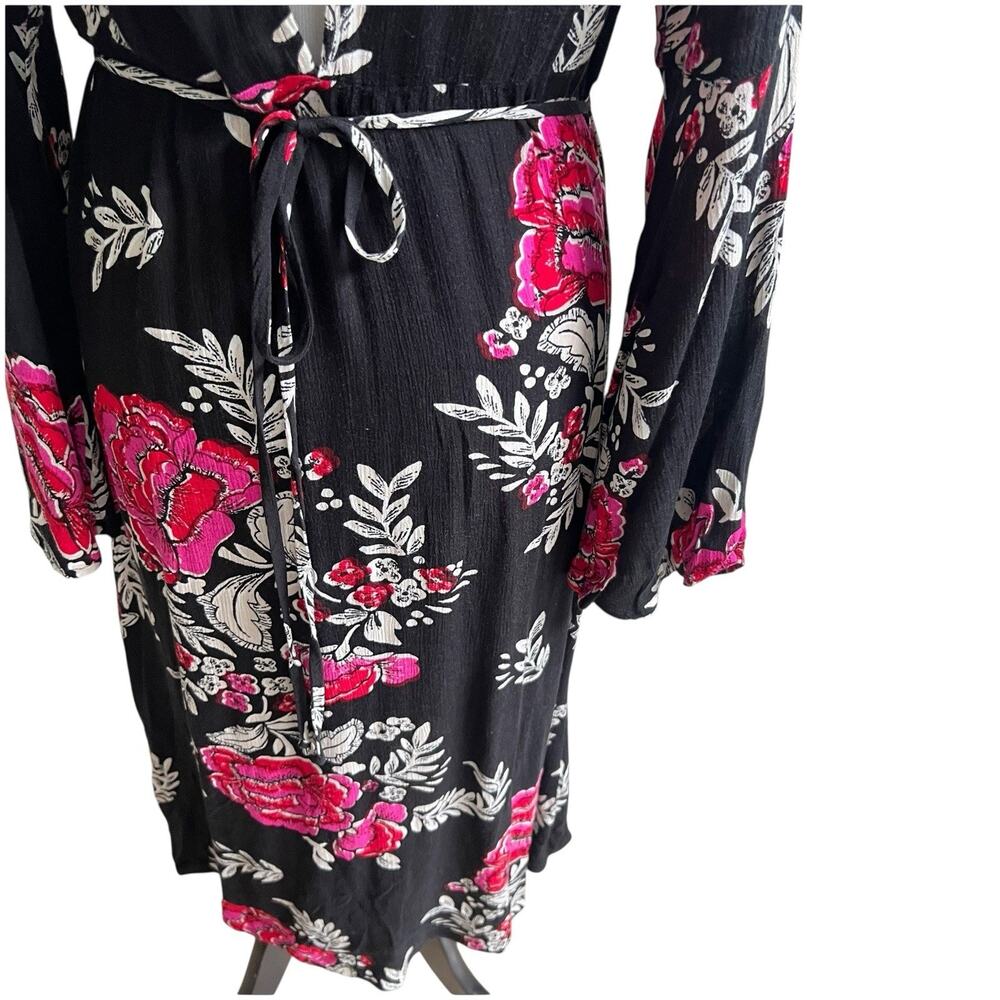 Billabong Women's Floral Whispers Wrap Dress Size Med Black Multi Bell Sleeves - Picture 5 of 12